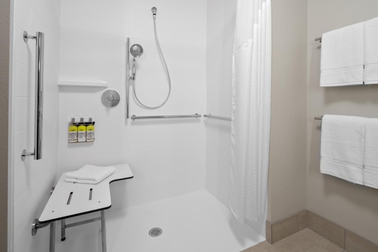 Holiday Inn Express & Suites - Elkhorn - Lake Geneva Area By Ihg Εξωτερικό φωτογραφία