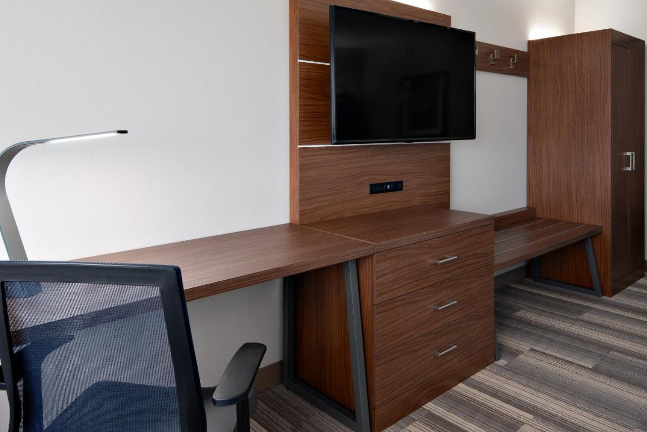 Holiday Inn Express & Suites - Elkhorn - Lake Geneva Area By Ihg Εξωτερικό φωτογραφία