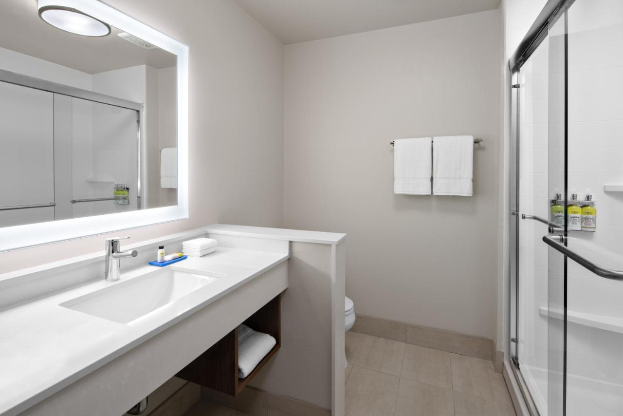 Holiday Inn Express & Suites - Elkhorn - Lake Geneva Area By Ihg Εξωτερικό φωτογραφία